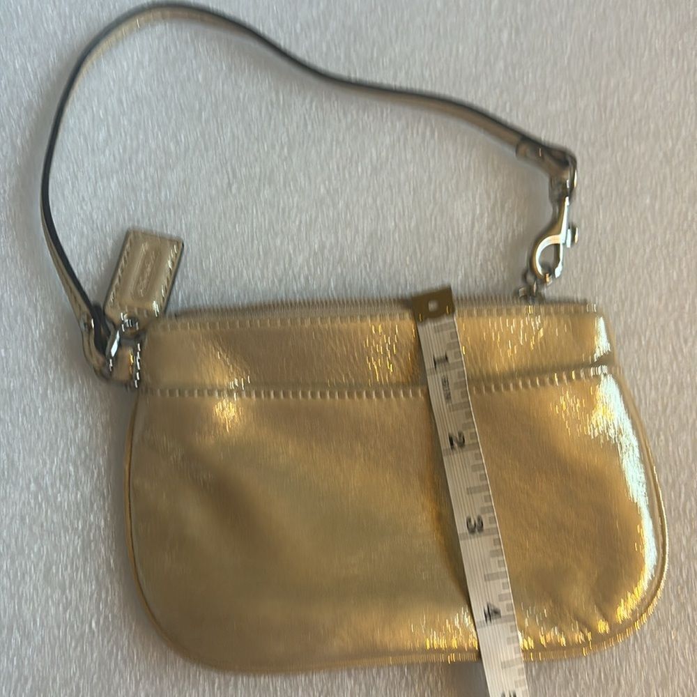 Adorable Coach Metallic Gold Leather Glossy  Small Wristlet - Picture 6 of 8